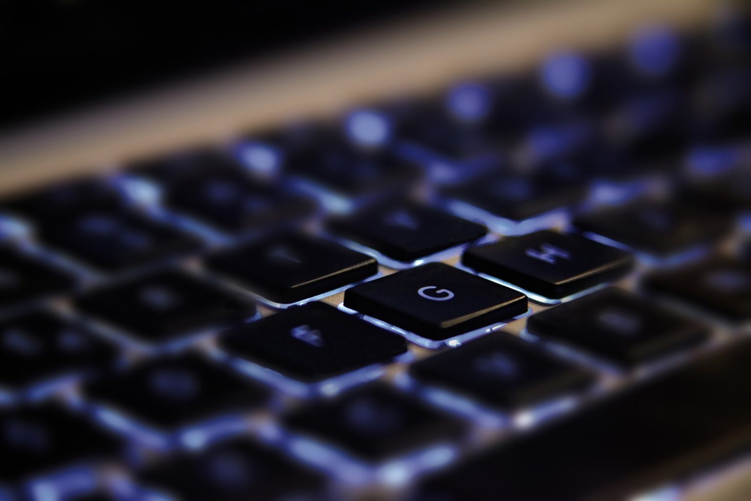 mac-blur-keyboard-technology-number-black-724127-pxhere.com_-1-1536x1024